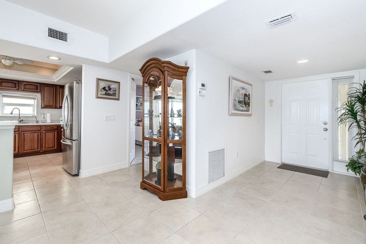101 N Marion Ct #114 - Photo 6 of 50