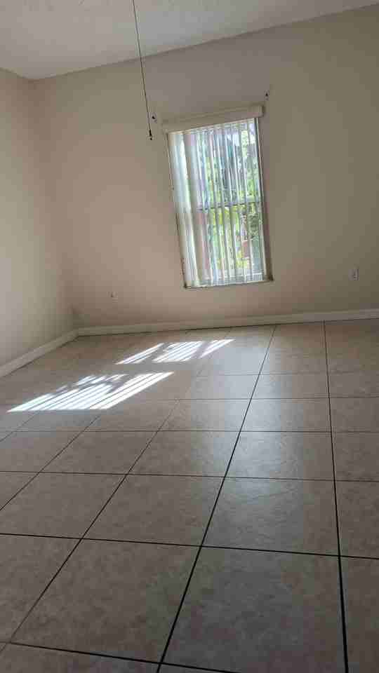 513 Maricopa Dr - Photo 3 of 6