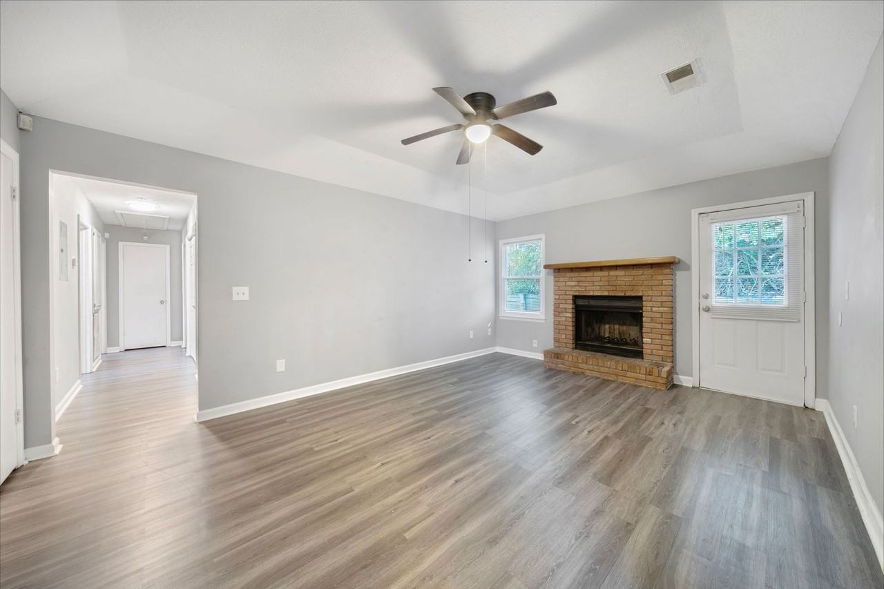 6636 Foxboro Dr - Photo 3 of 16