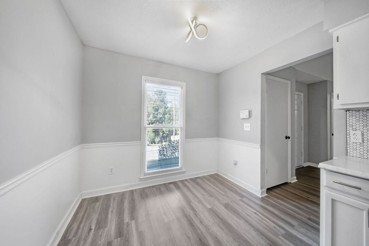 6636 Foxboro Dr - Photo 5 of 16