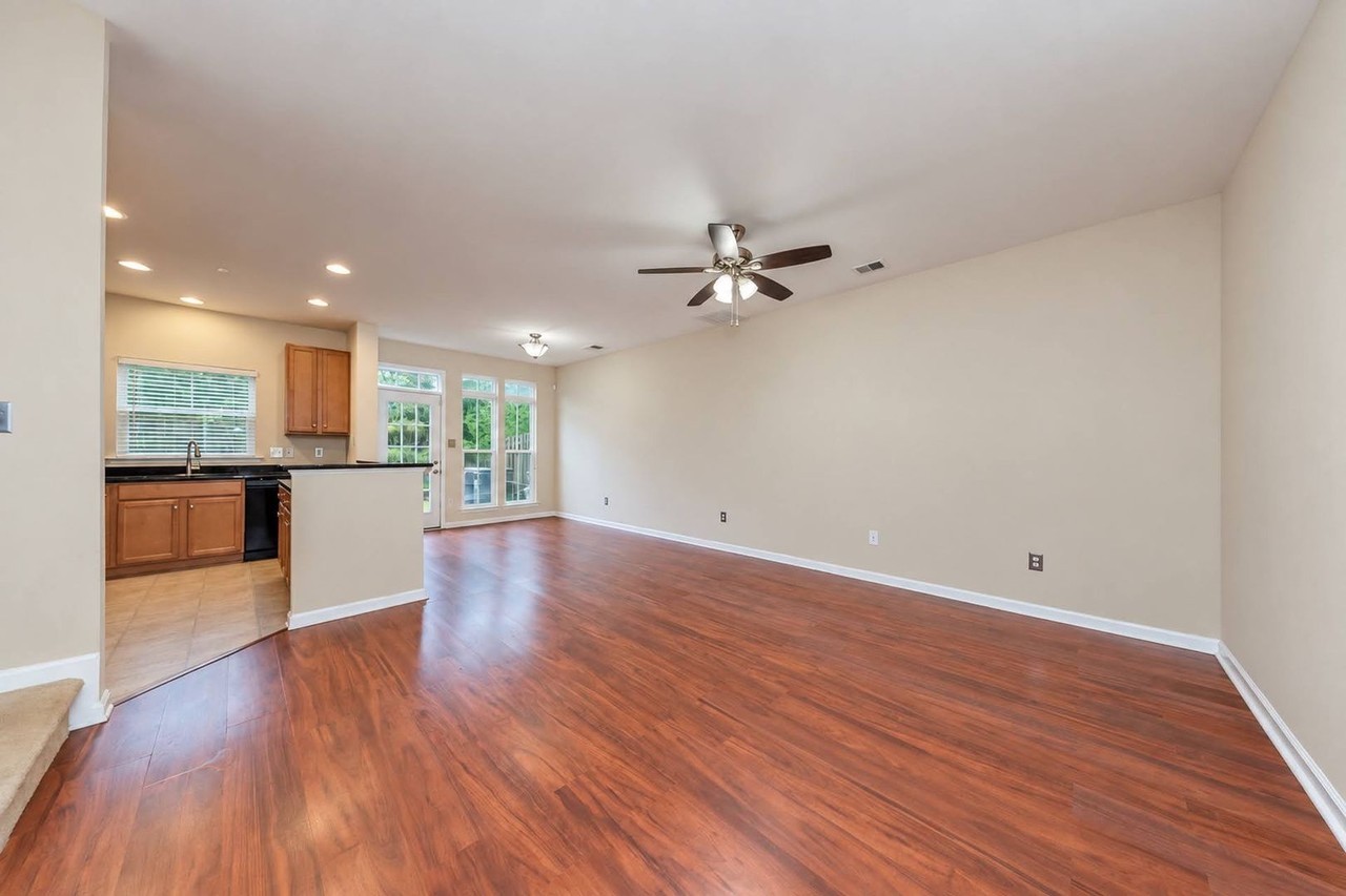 3474 Westham Ln - Photo 3 of 16