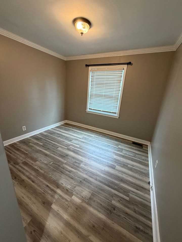 1405 Belmont Dr - Photo 3 of 11