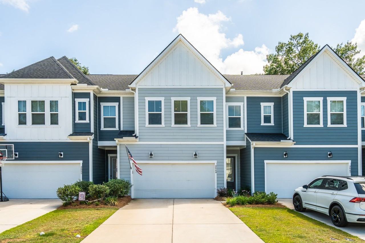 3049 Emma Ln - Photo 2 of 50