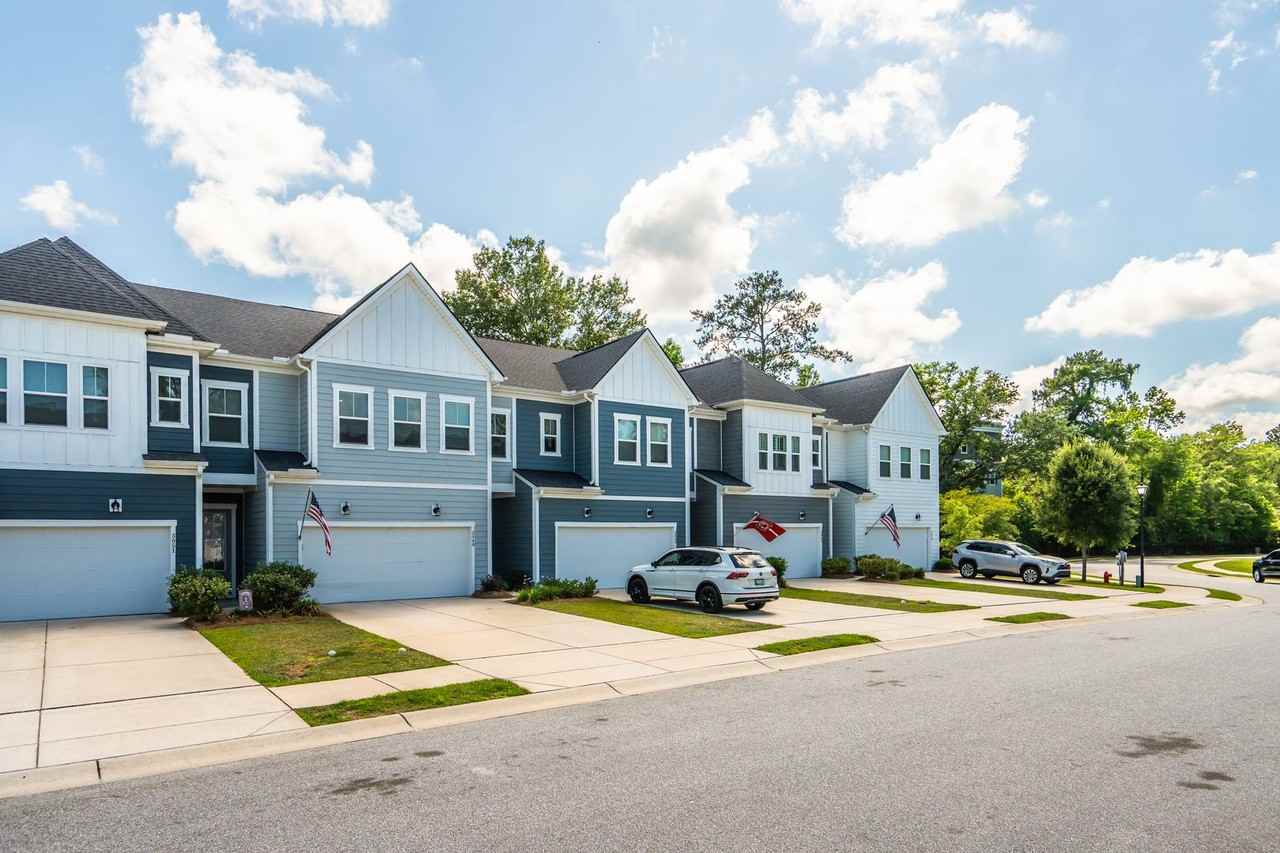 3049 Emma Ln - Photo 5 of 50