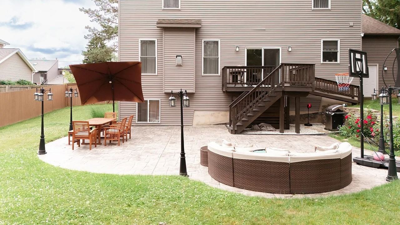 935 Whittier Dr - Photo 3 of 32