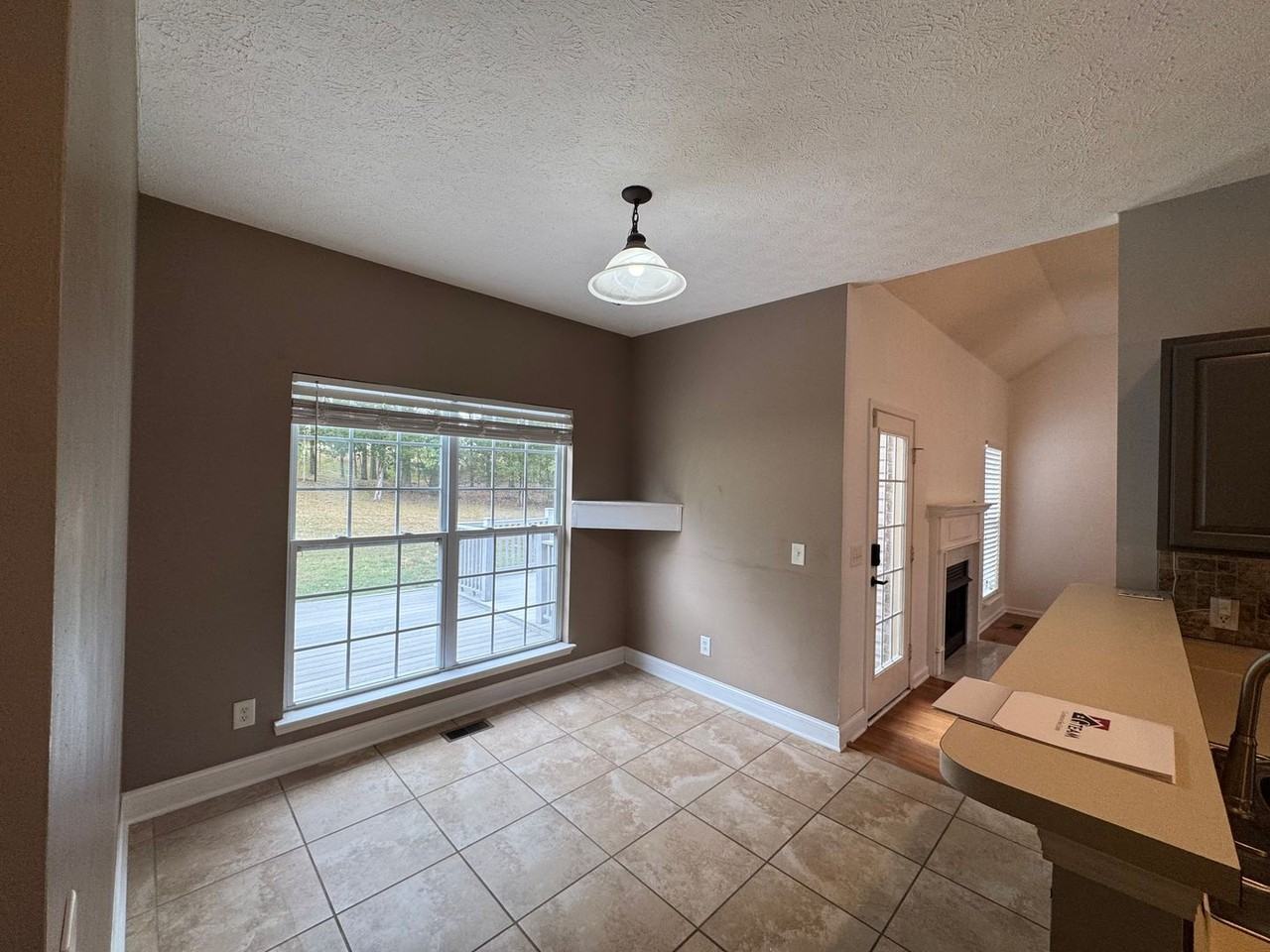 836 Ridgetop Dr - Photo 3 of 12