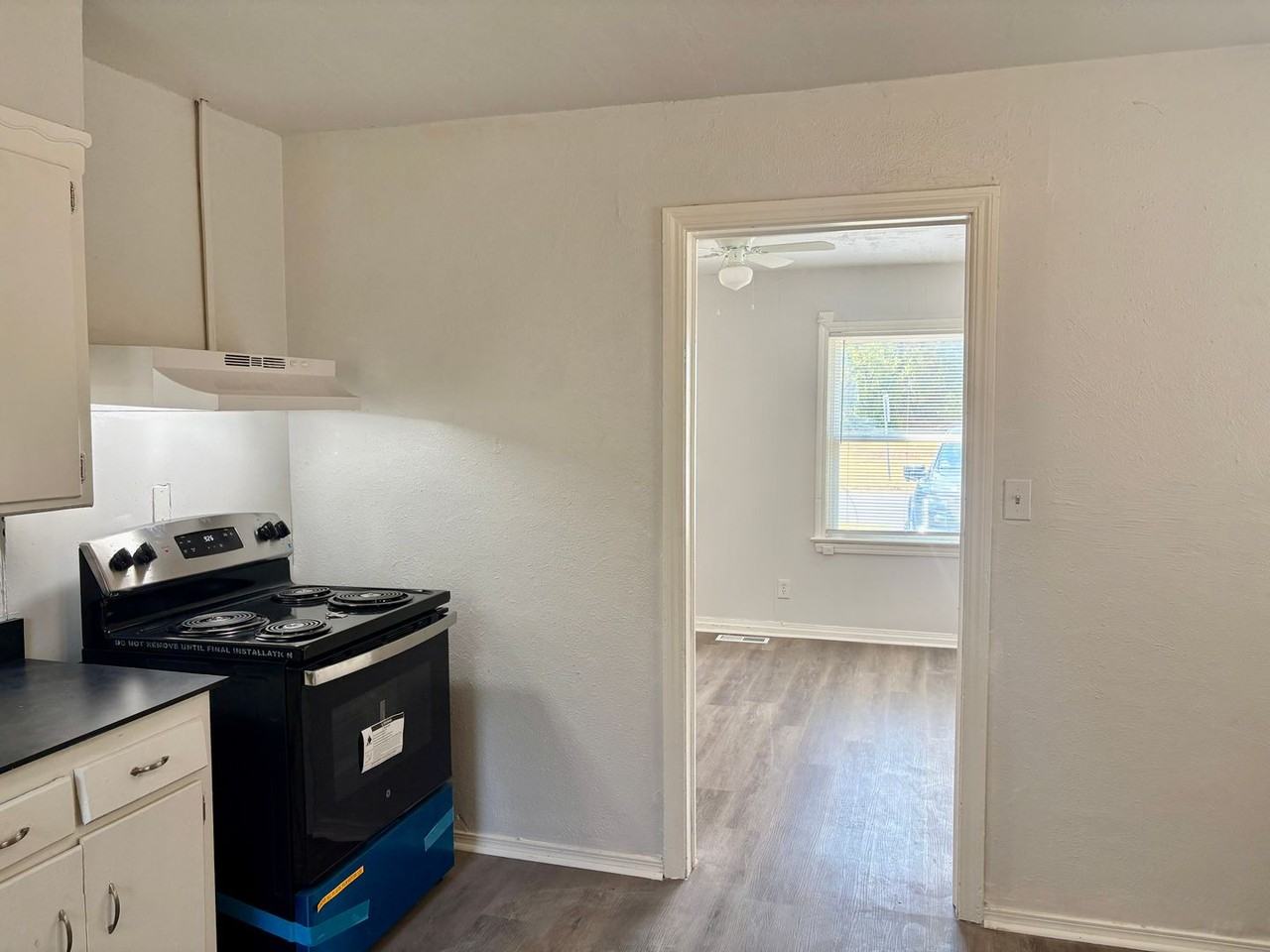 2316 Miramar Blvd - Photo 6 of 18