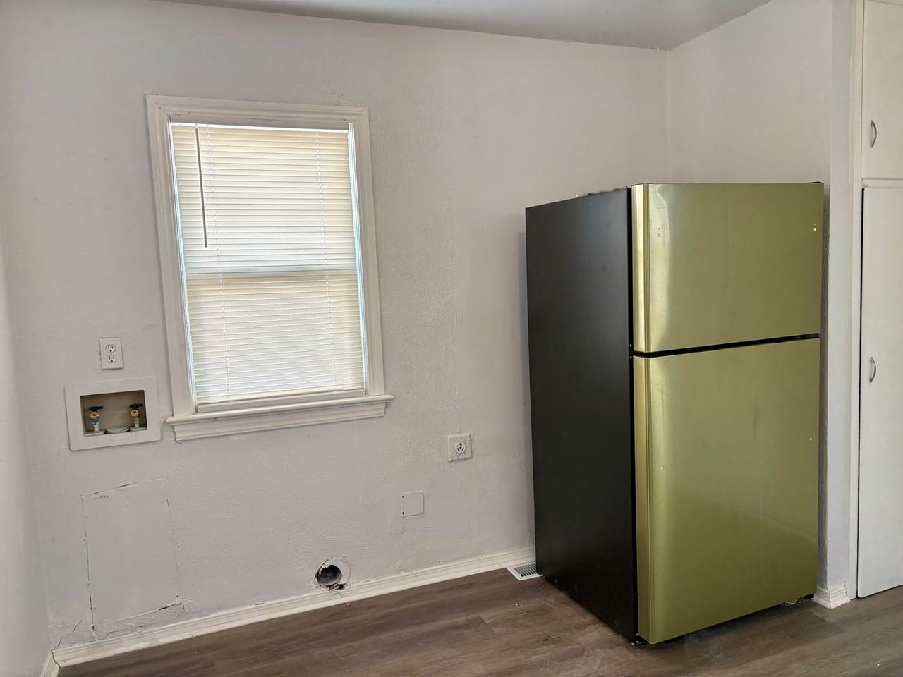 2316 Miramar Blvd - Photo 4 of 18