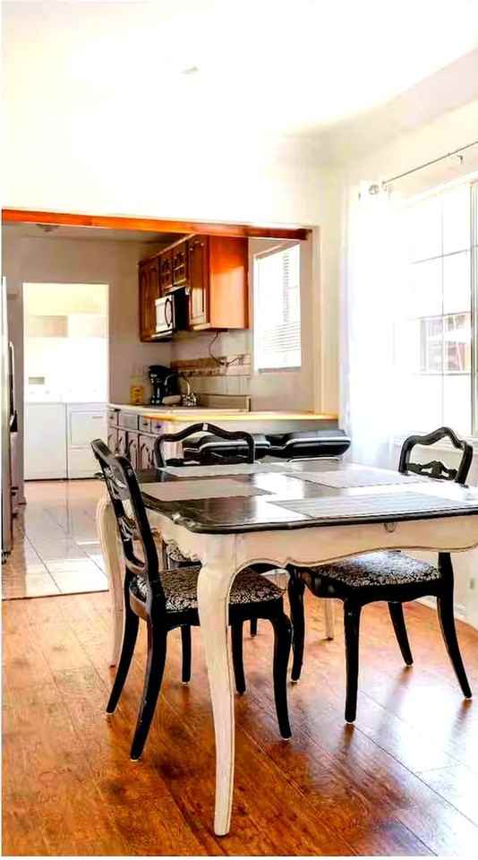 1938 S Palm Grove Ave - Photo 4 of 28
