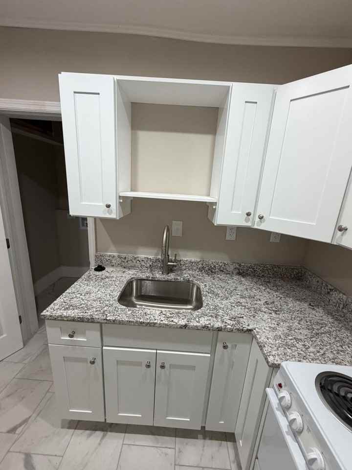 2089 Iuka Ave - Photo 3 of 10