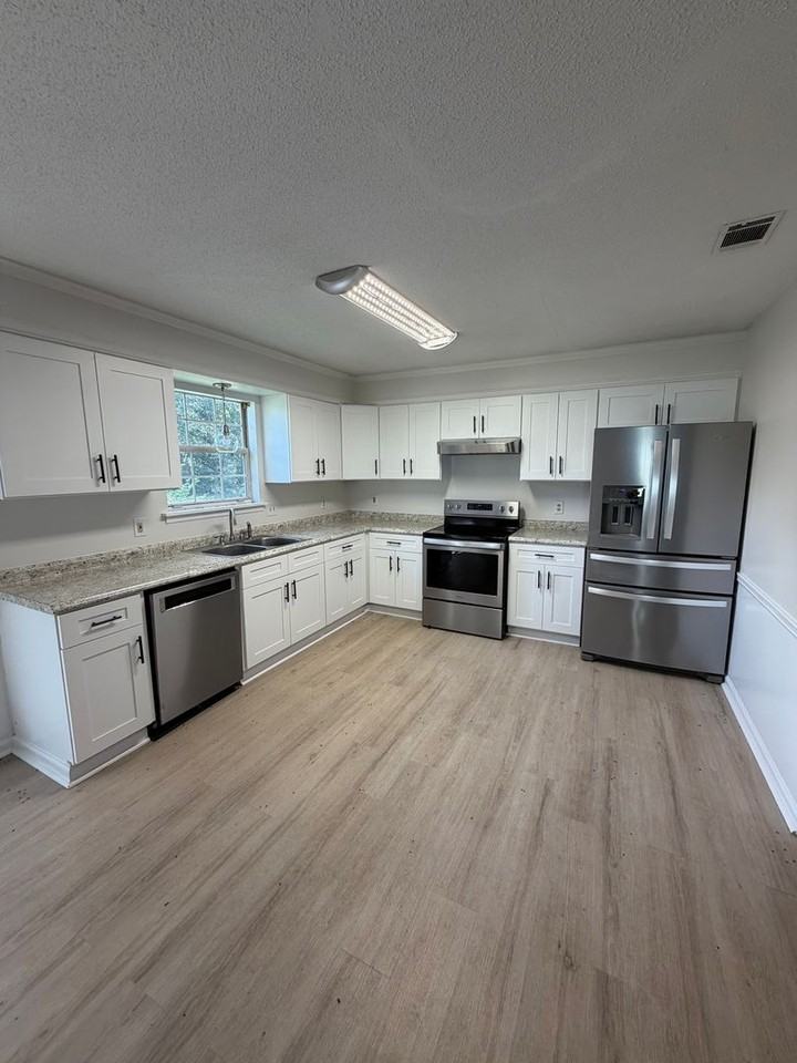 206 Buckston Ct - Photo 2 of 14