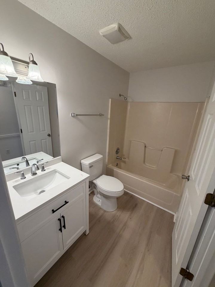 206 Buckston Ct - Photo 7 of 14