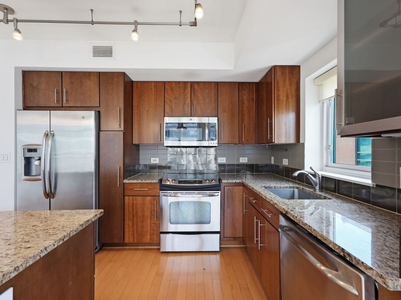 1025 1st St Se #1315 - Photo 4 of 25