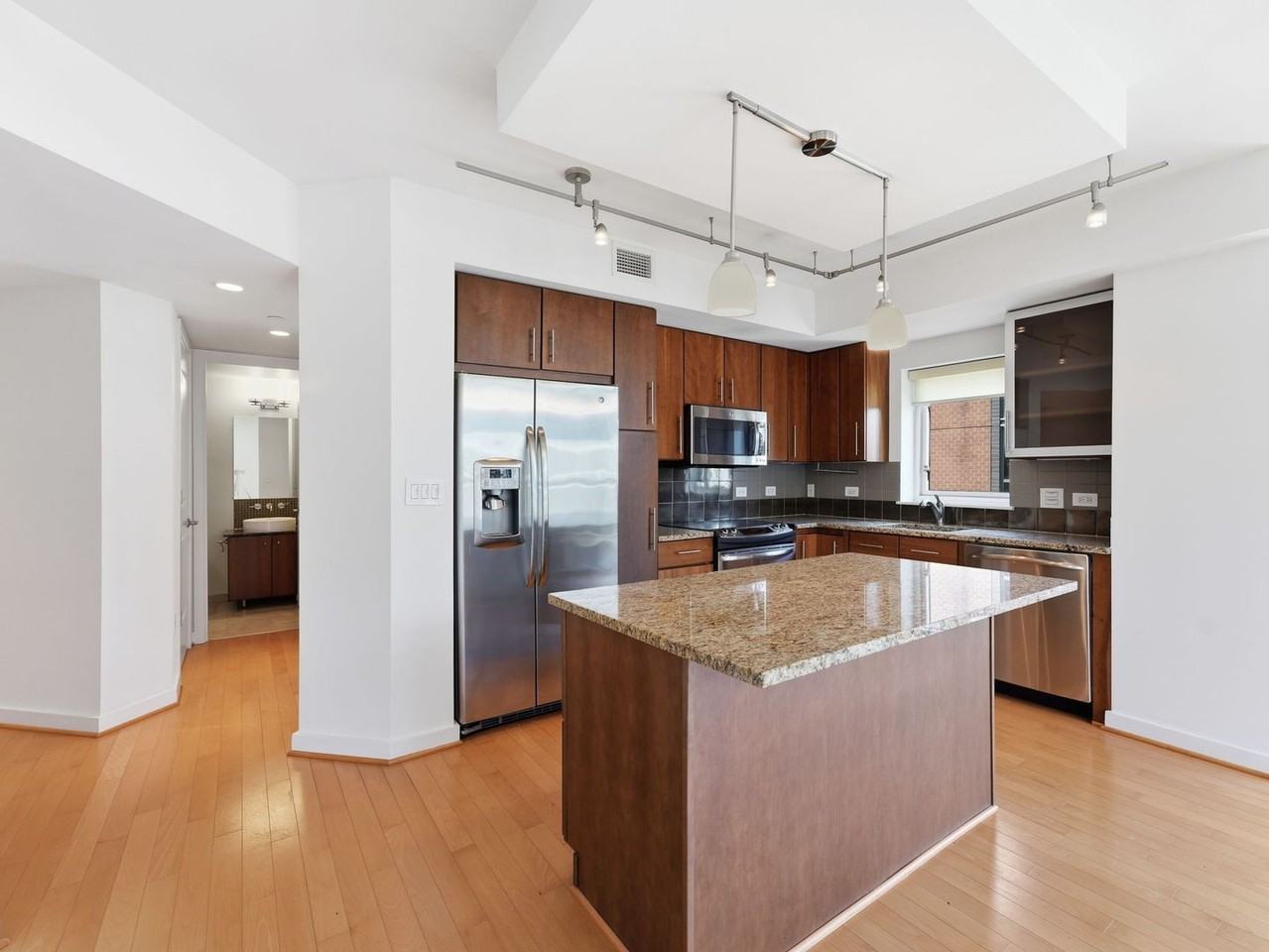 1025 1st St Se #1315 - Photo 5 of 25