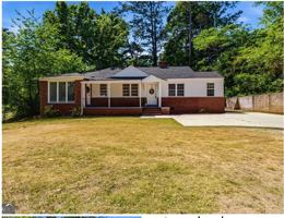 featured image of 725 N Greenwood St