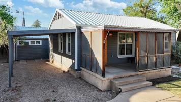 featured image of 705 E Avenue E #1