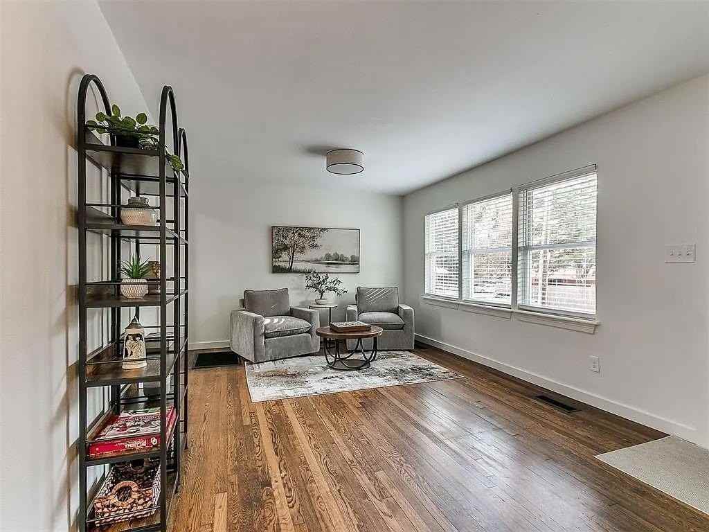 1510 Bedford Ln - Photo 6 of 16