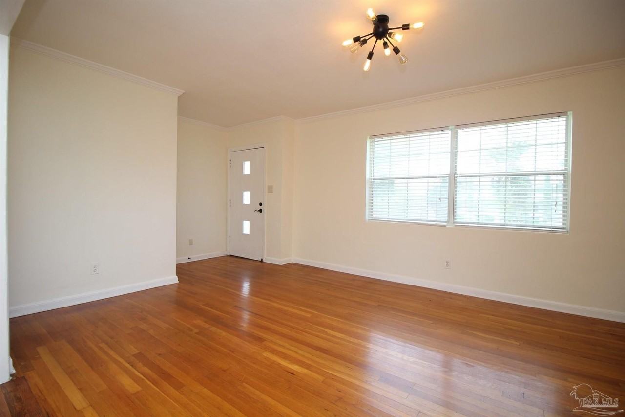 1701 Anderson St - Photo 3 of 25