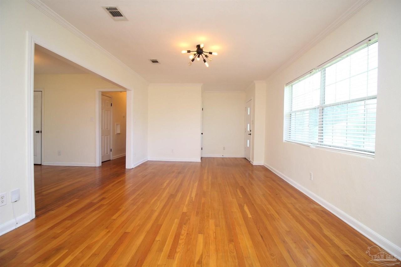 1701 Anderson St - Photo 4 of 25