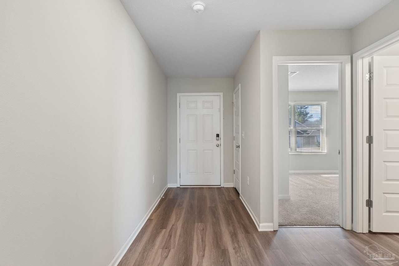 8076 Majestic Cypress Dr - Photo 4 of 27