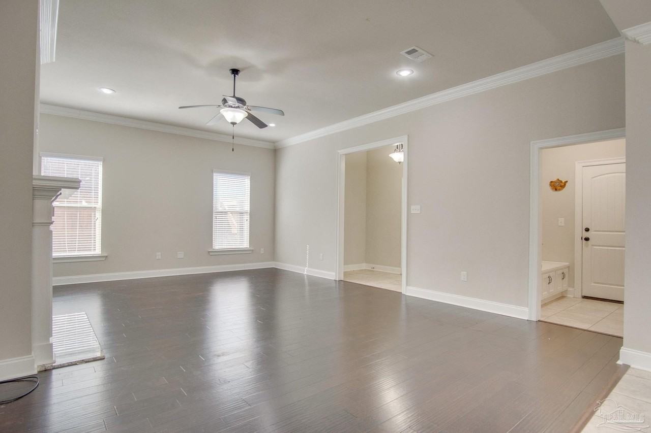 1752 Waterbury Way - Photo 5 of 30