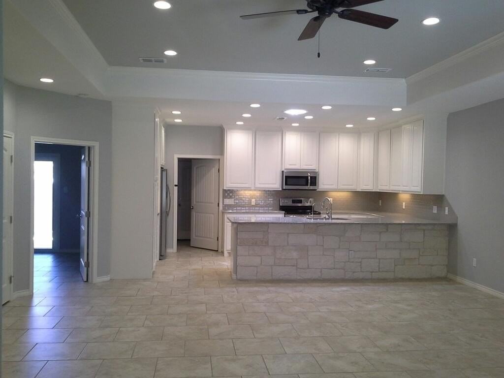 1503 Club Dr - Photo 2 of 21