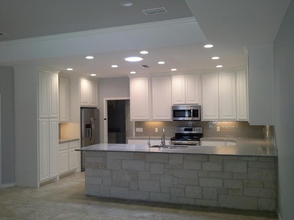 1503 Club Dr - Photo 3 of 21