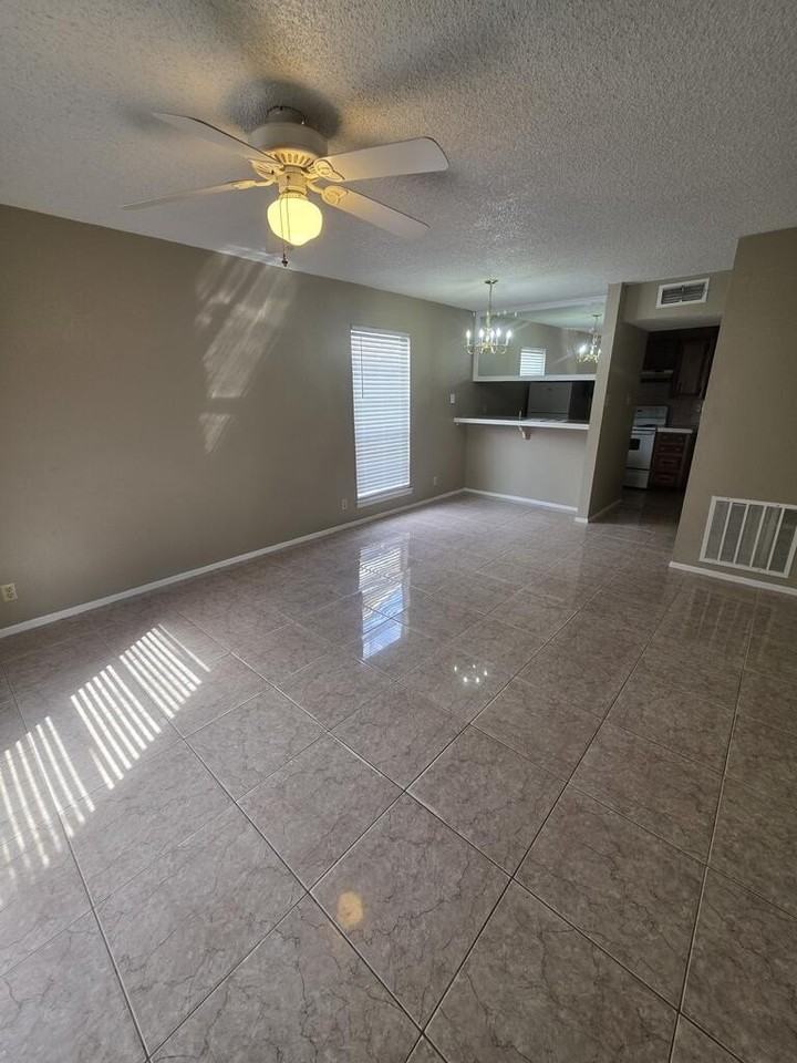 4800 Country Club Dr #B - Photo 3 of 17