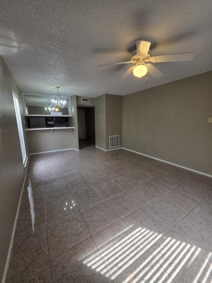 4800 Country Club Dr #B - Photo 5 of 17