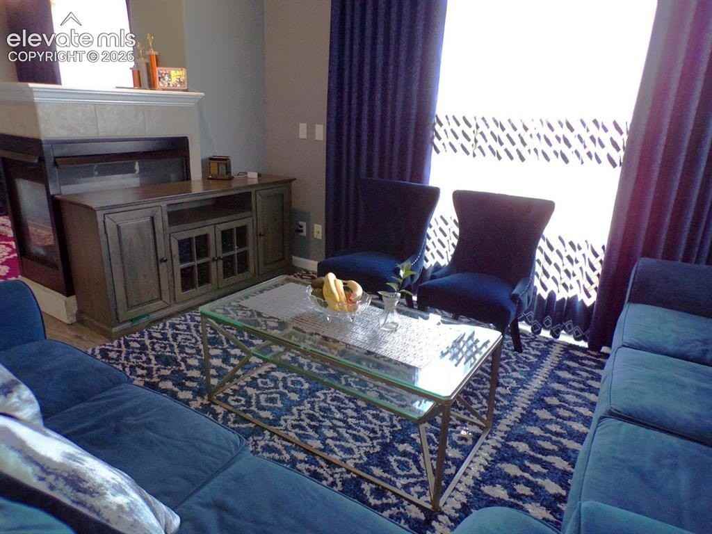 3660 Venice Grv - Photo 5 of 44