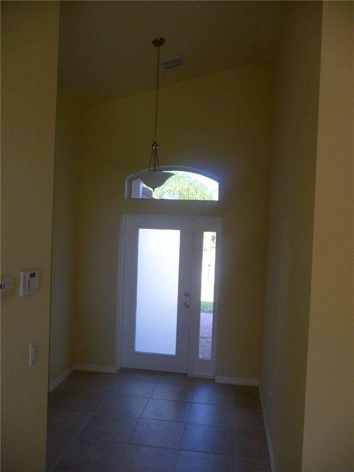 515 Calamondin Way Sw - Photo 3 of 21