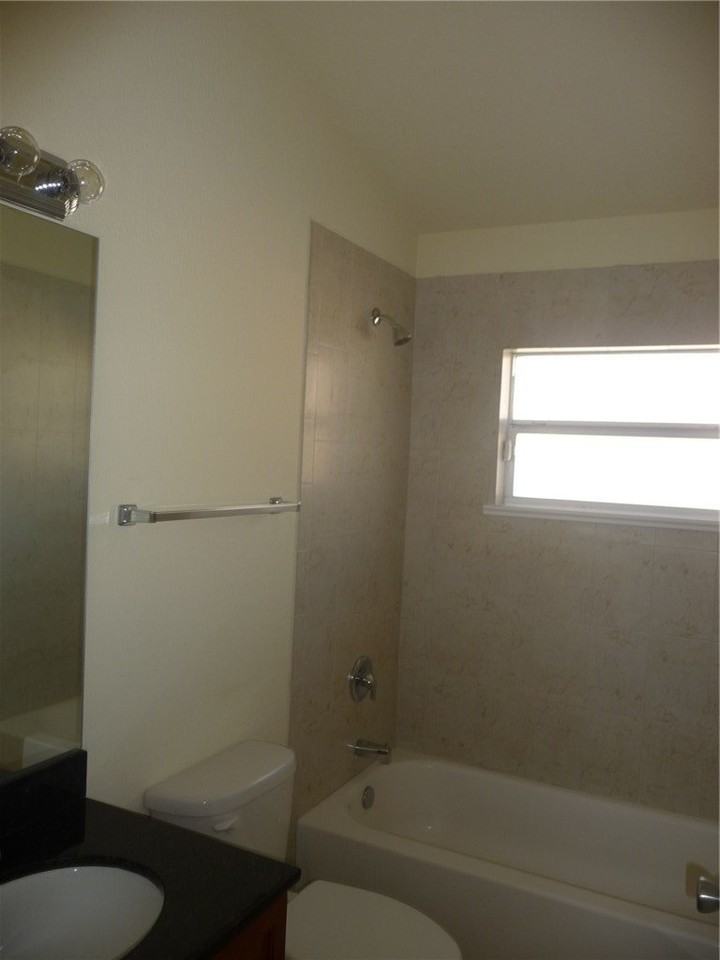 515 Calamondin Way Sw - Photo 6 of 21
