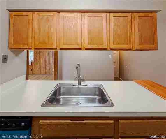 34381 Rosslyn St - Photo 5 of 32