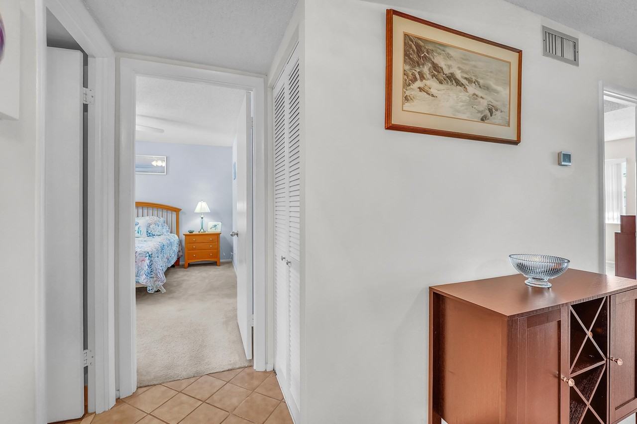 210 Lake Evelyn Dr #210 - Photo 4 of 50
