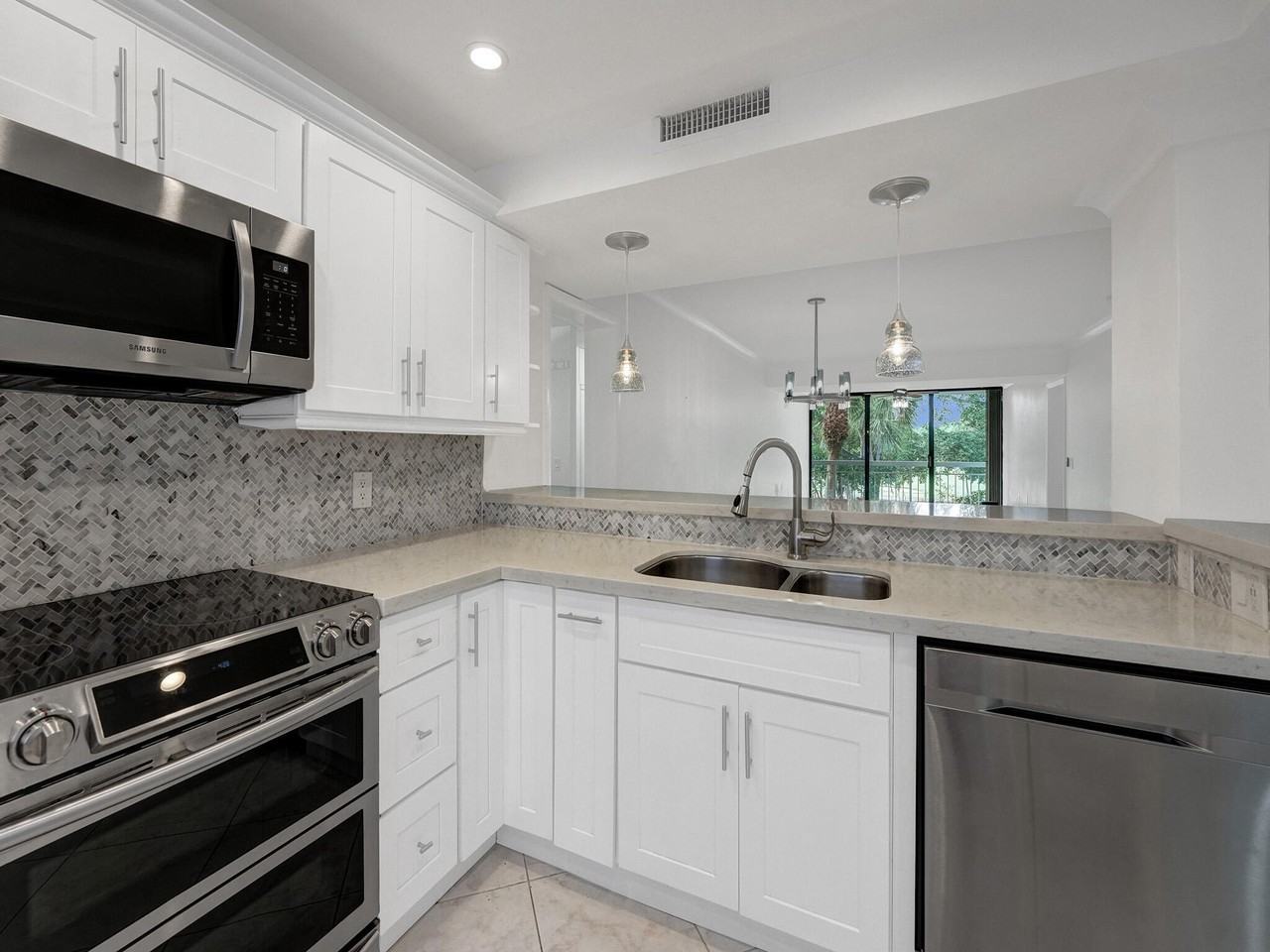 6169 Balboa Cir #306 - Photo 4 of 47