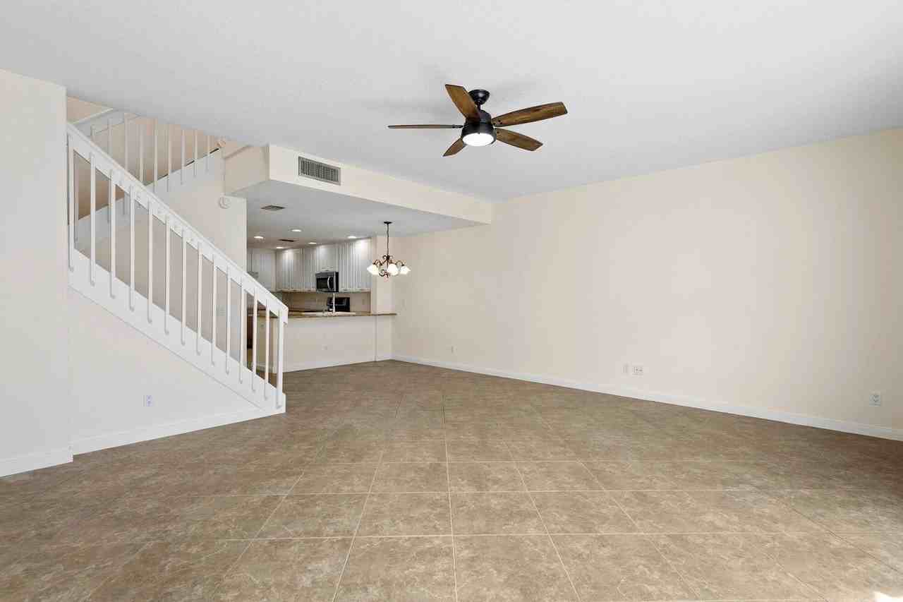1836 Jeaga Dr - Photo 4 of 24