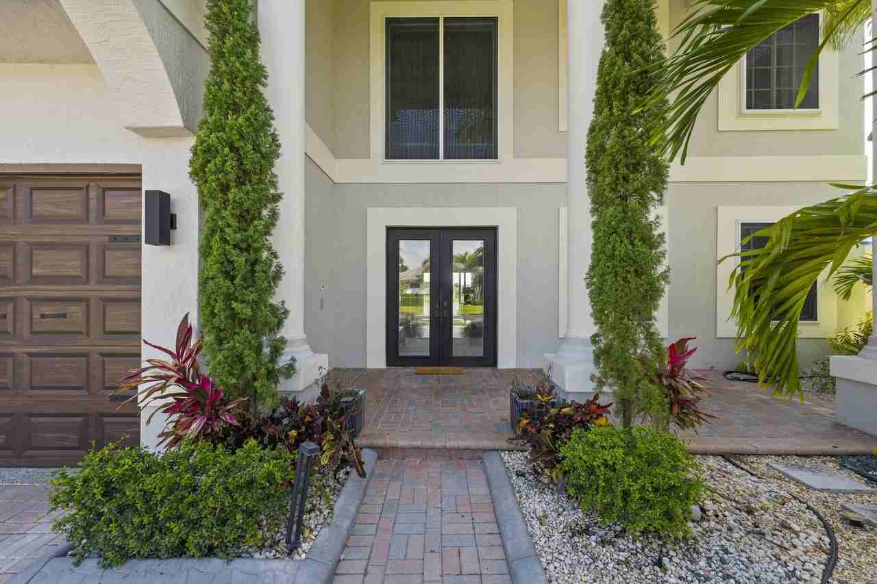 4625 Island Reef Dr - Photo 4 of 46