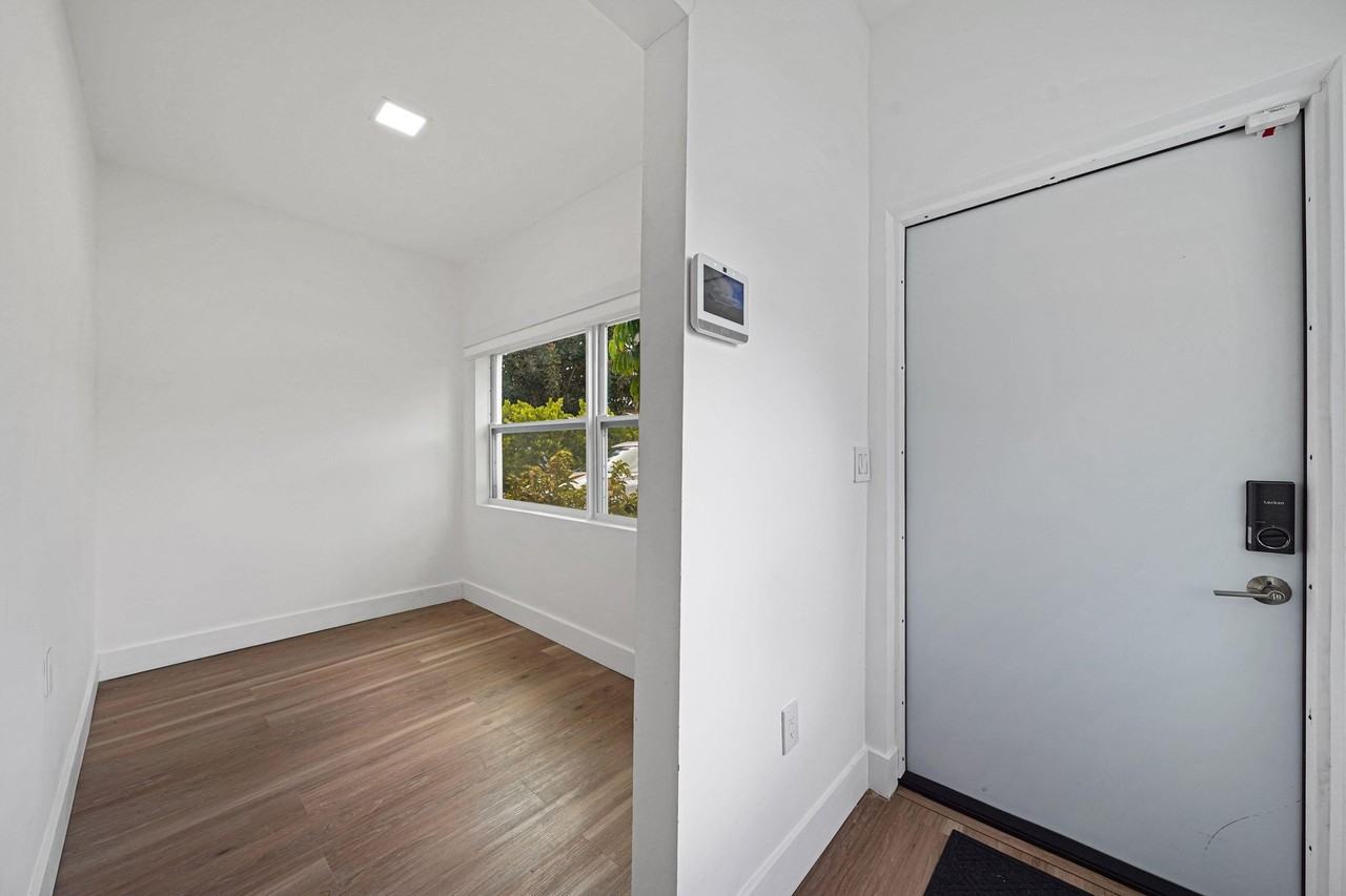 2707 Adams St - Photo 3 of 31