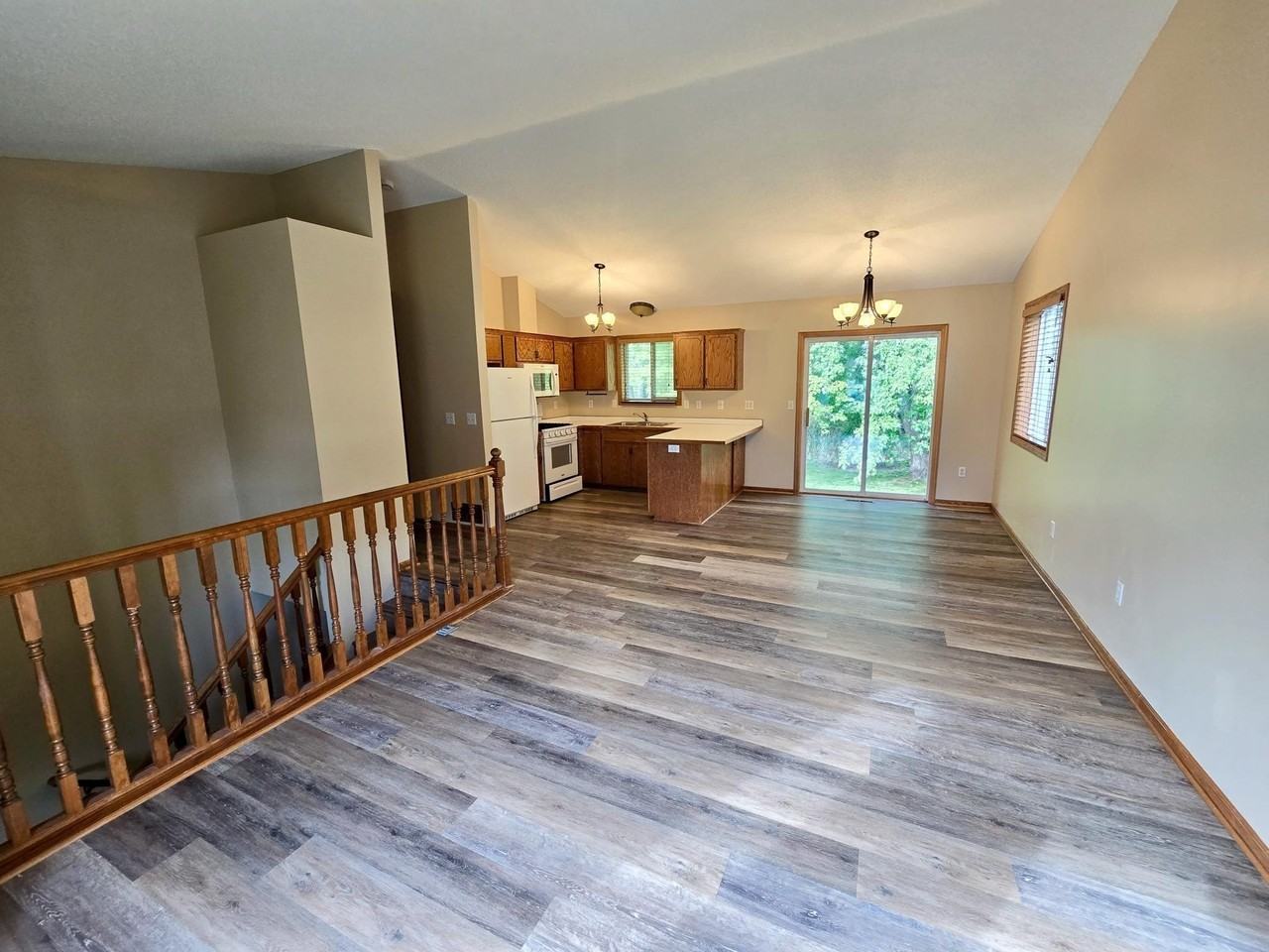 29550 Broadway St - Photo 3 of 23