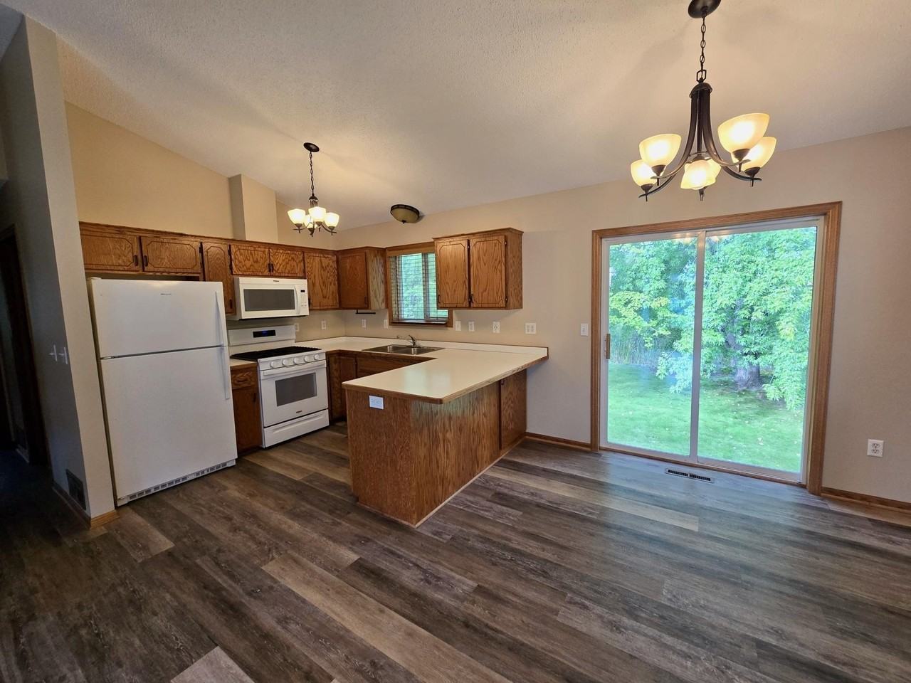 29550 Broadway St - Photo 4 of 23