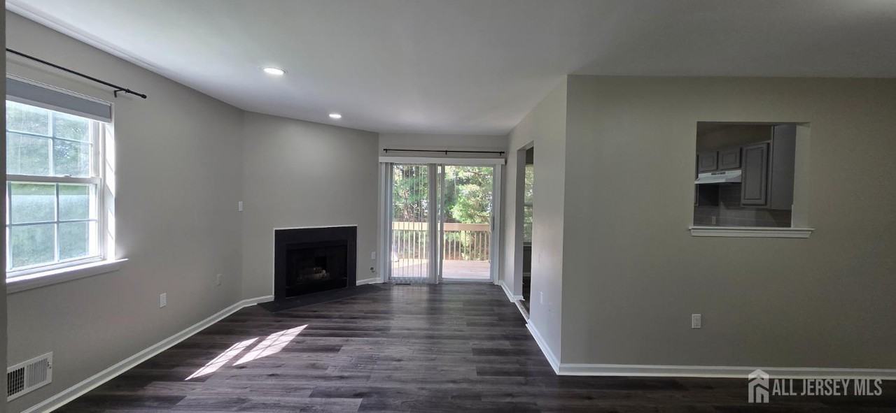 18 Dina Ln - Photo 5 of 24