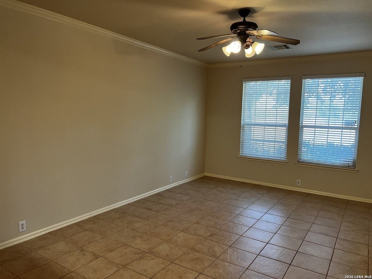 2505 Grayson Way - Photo 5 of 35