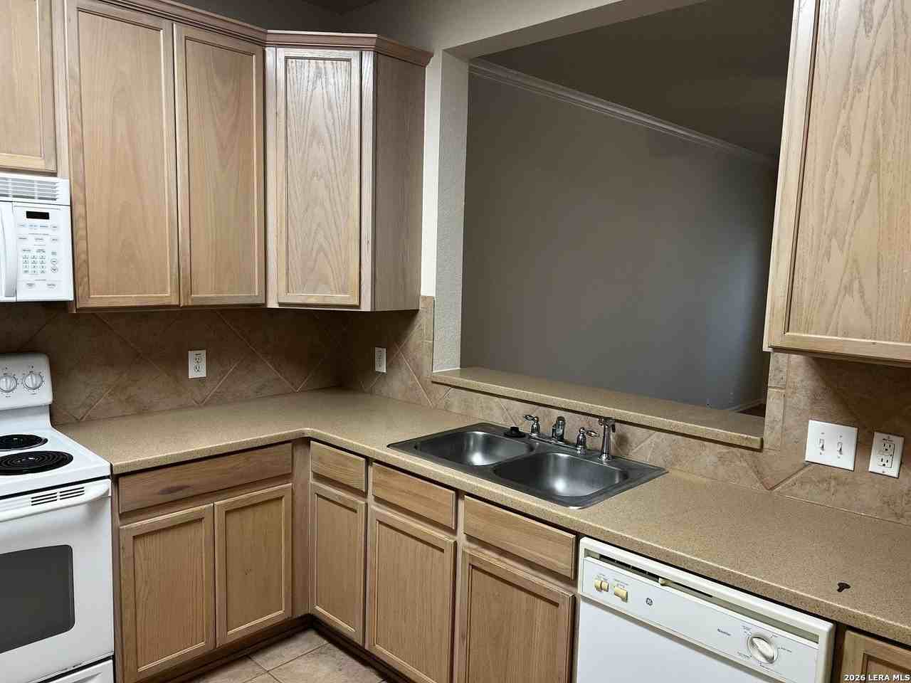2505 Grayson Way - Photo 6 of 35