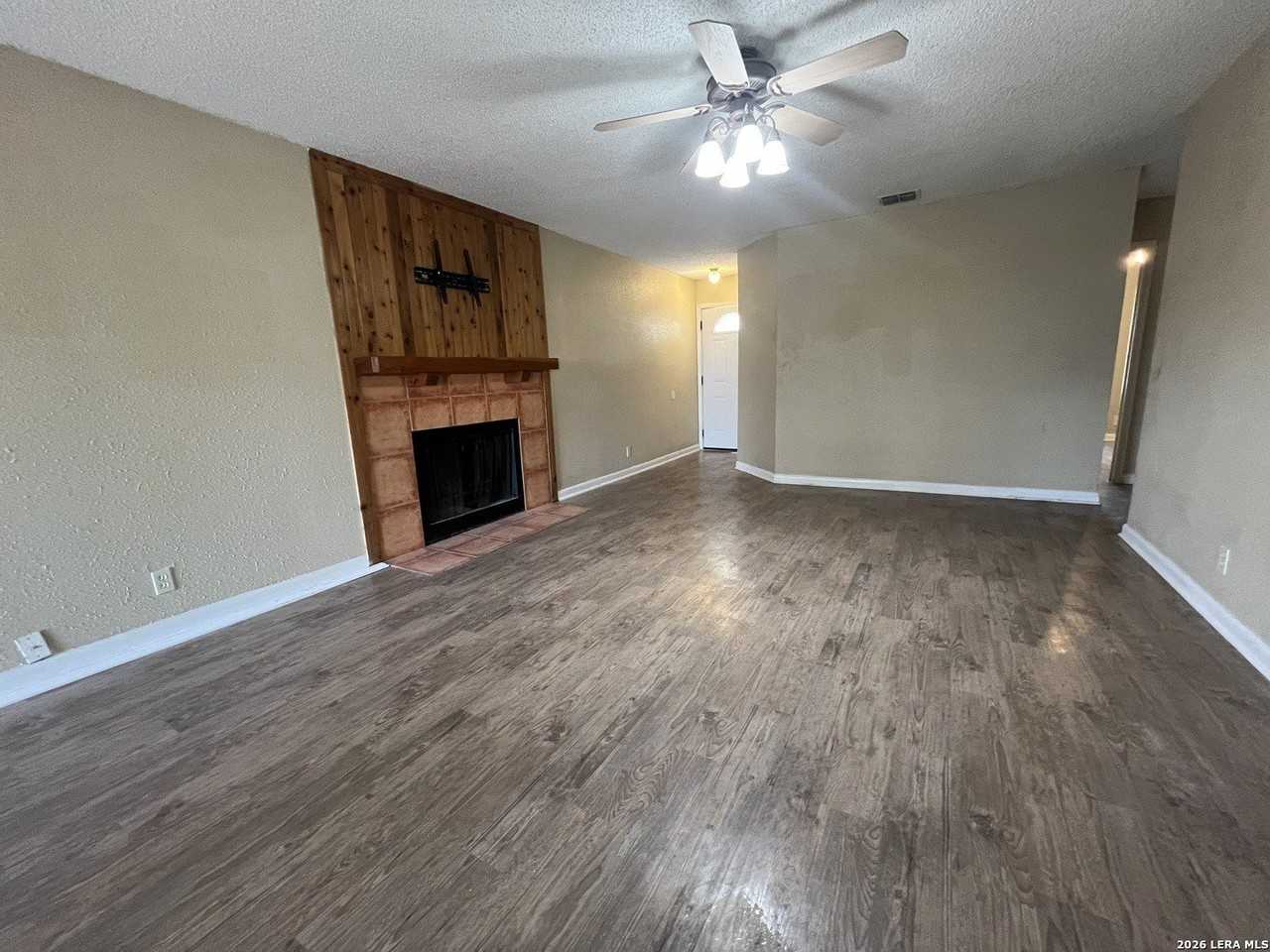 5710 Coldsprings Dr - Photo 3 of 12