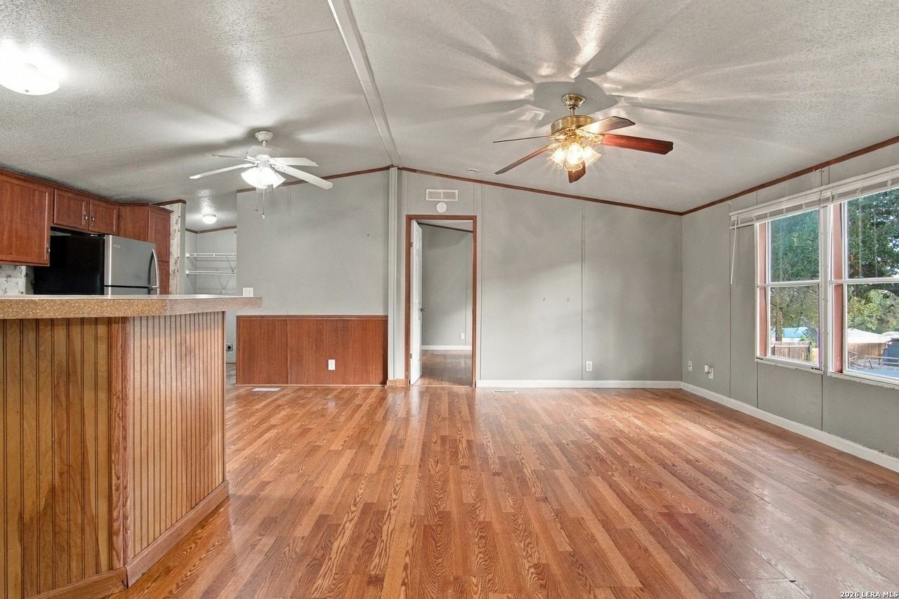 1247 Skylark Dr - Photo 4 of 31