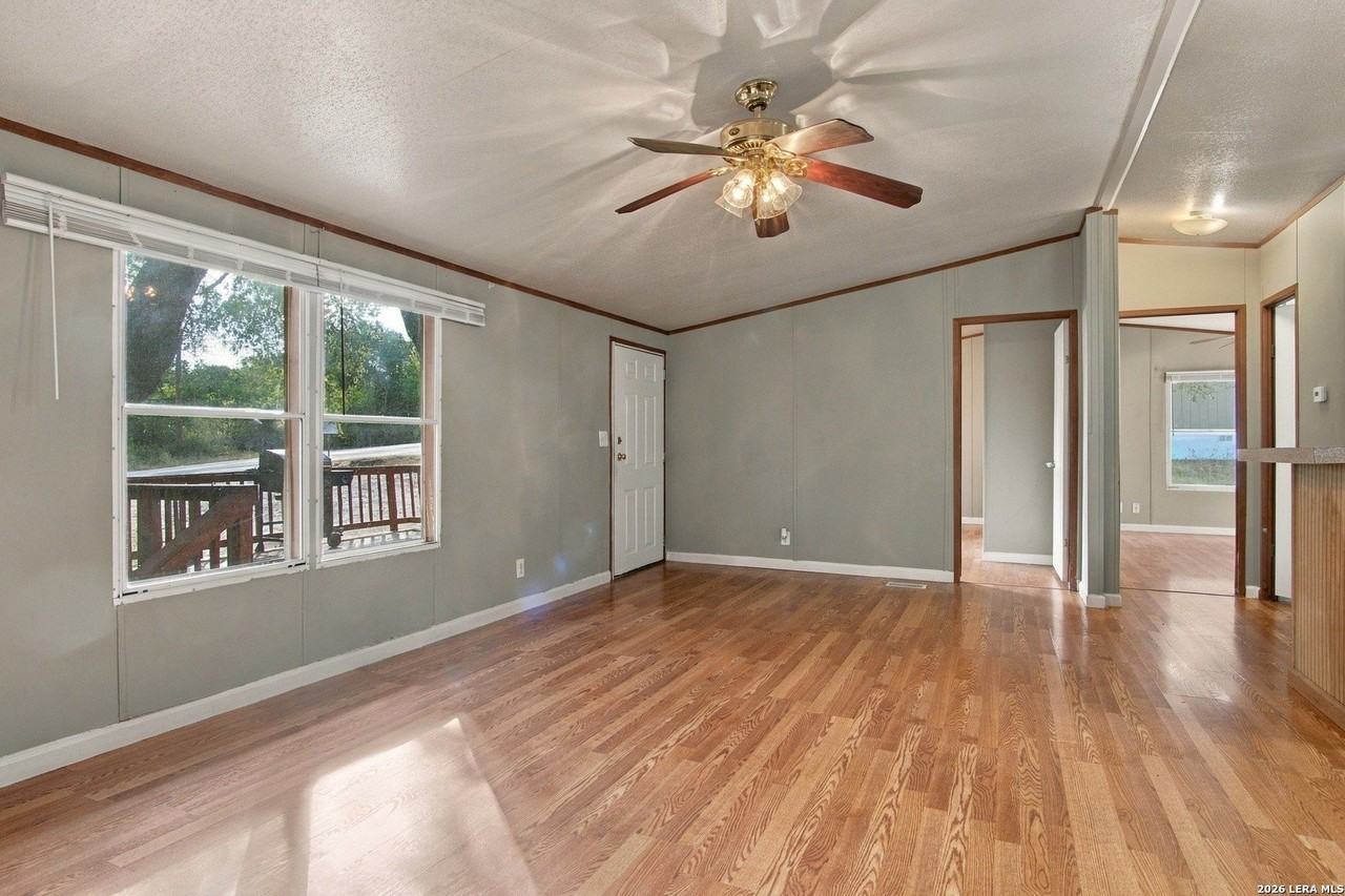 1247 Skylark Dr - Photo 5 of 31