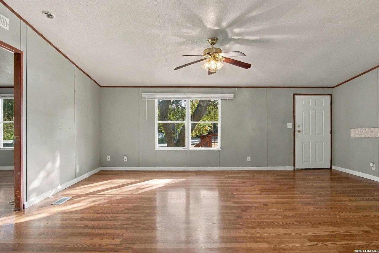 1247 Skylark Dr - Photo 6 of 31