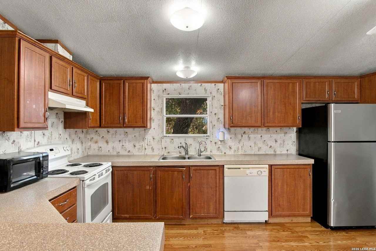 1247 Skylark Dr - Photo 7 of 31
