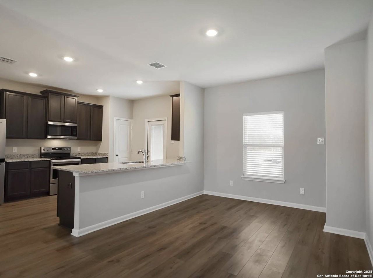 9331 Aniston Blf - Photo 4 of 16
