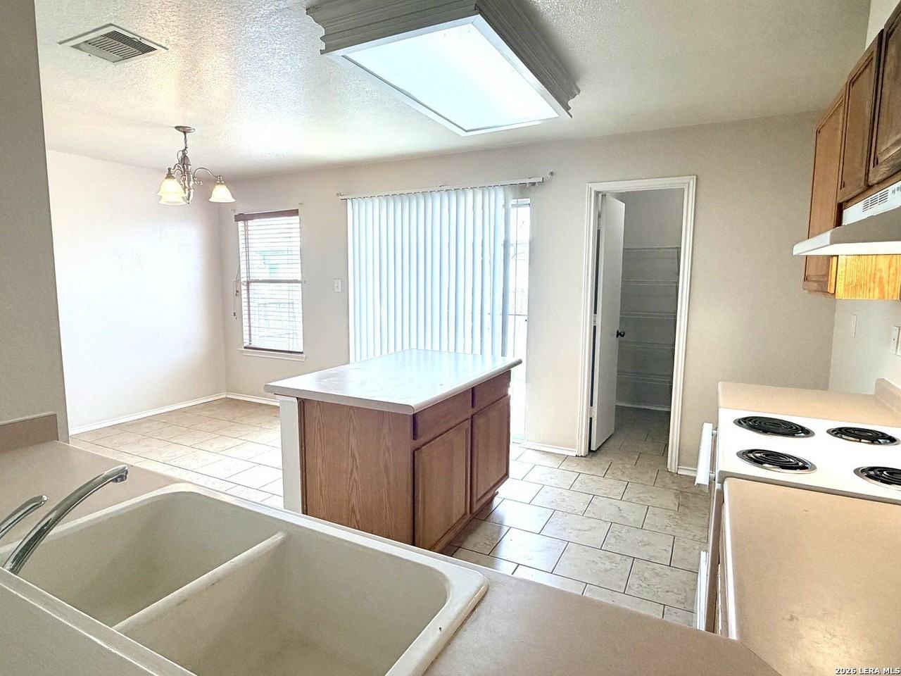 6122 Pelican Coral - Photo 6 of 16